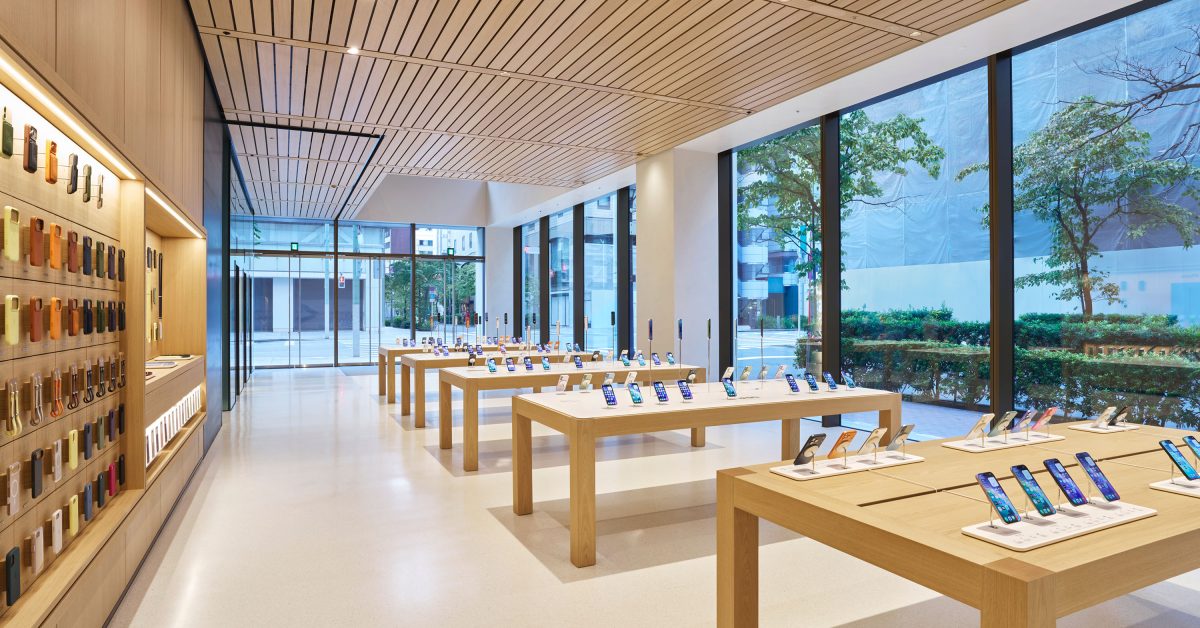 Here’s how Apple Stores are combating iPhone 17 scratches