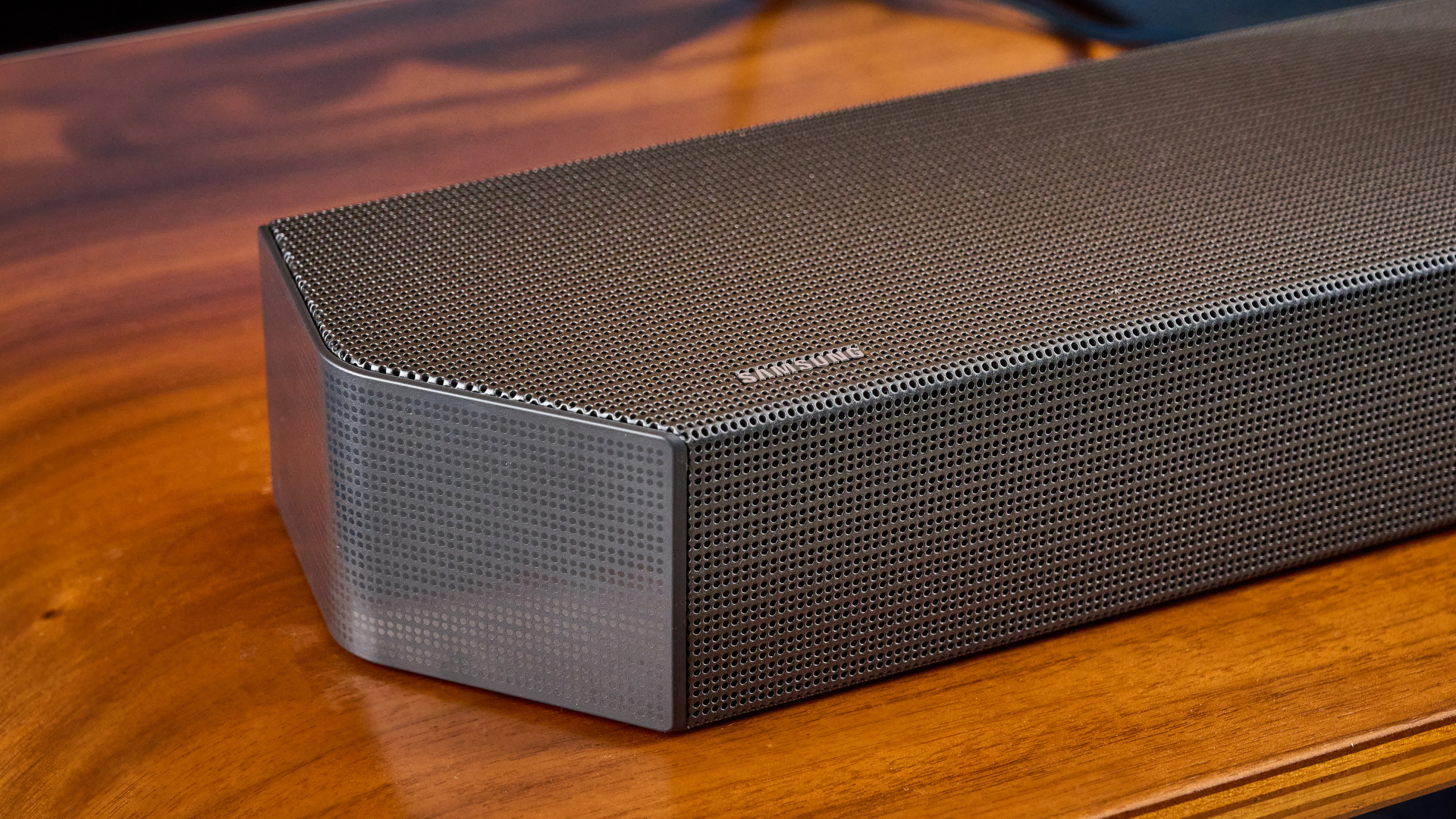 the samsung q600f premium soundbar and subowoofer in black