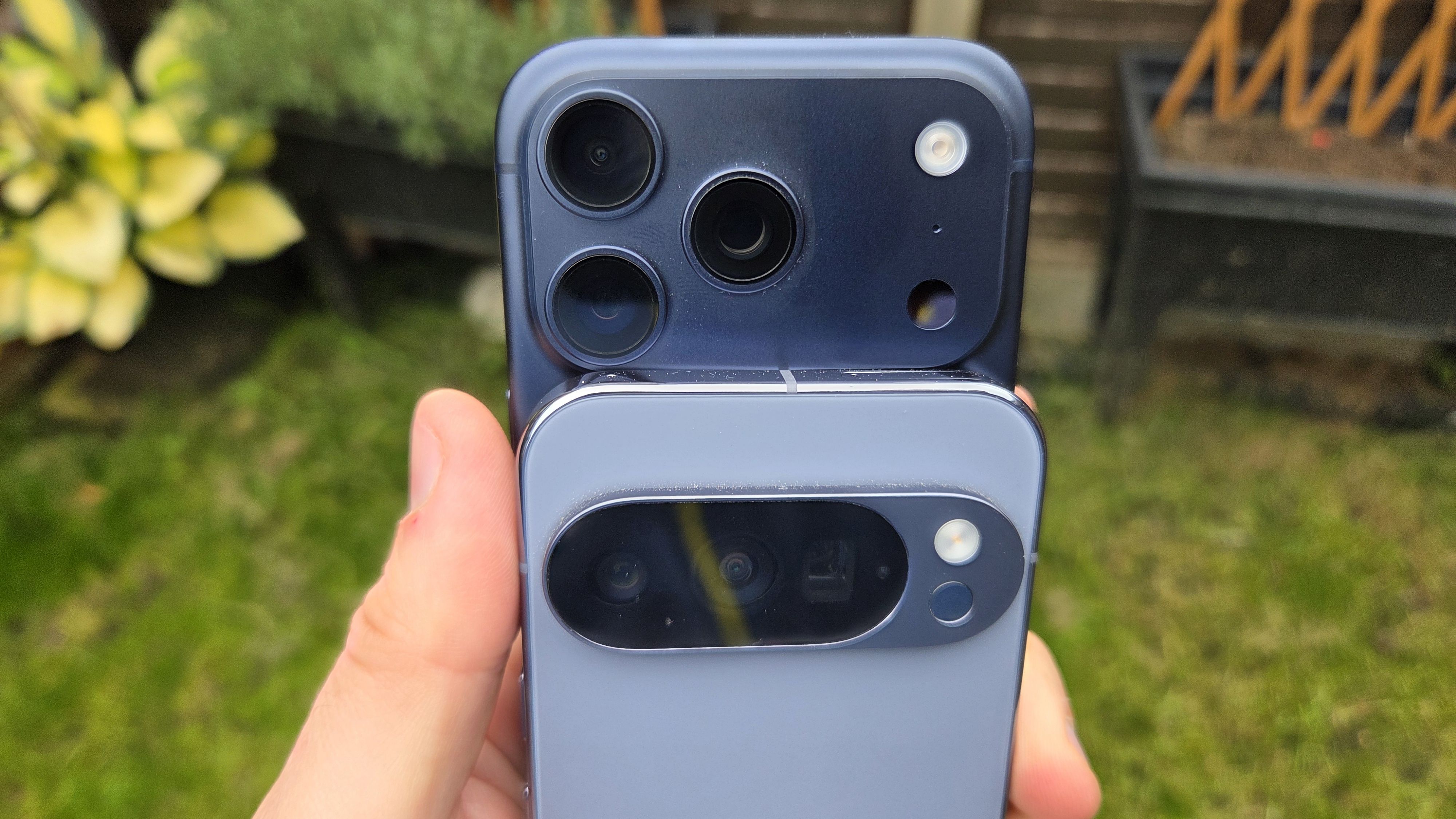 iPhone 17 pro vs Google Pixel 10 pro side by side shots
